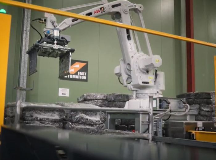 World's fastest palletising robot the IRB460